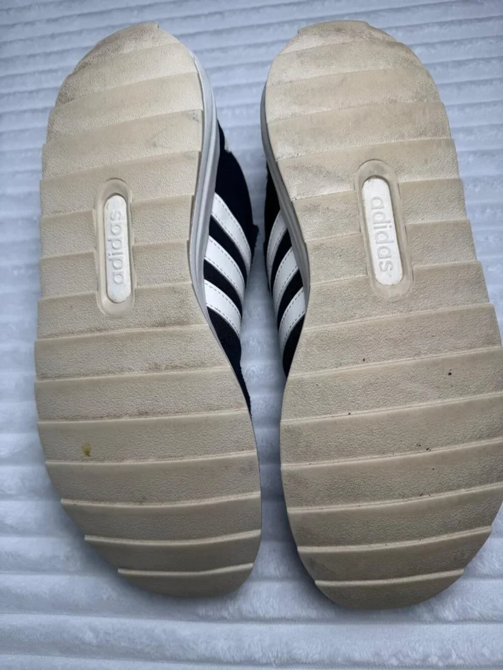 Adidas Women's Retro‎ Run Style Black with white Sneakers Size 9